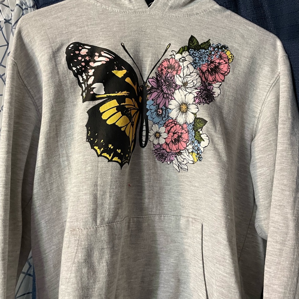 Hoodie butterfly theme - Picture 1 of 4
